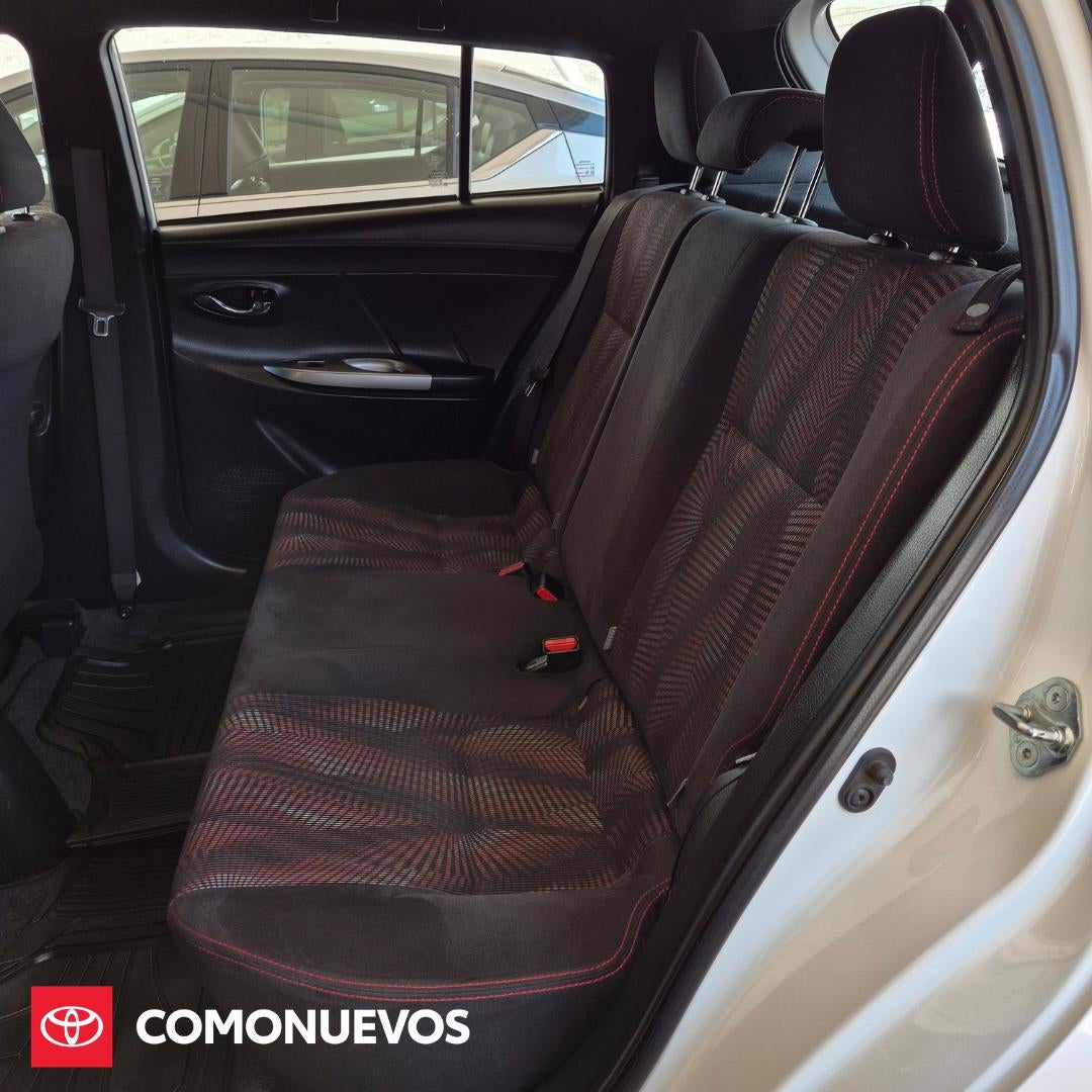 2017 Toyota Yaris S, L4, 1.5L, 107 CP, 5 PUERTAS, STD
